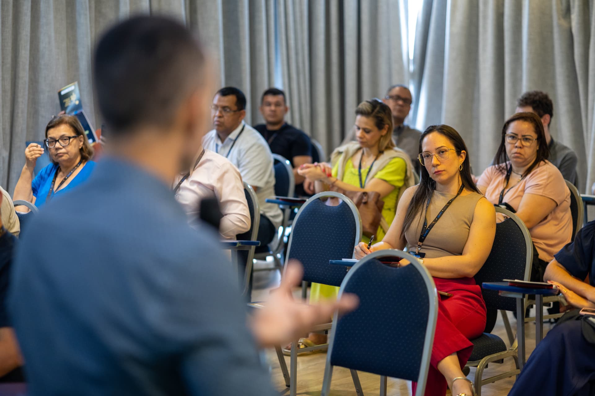 Equipe técnica de um órgão público durante treinamento In Company